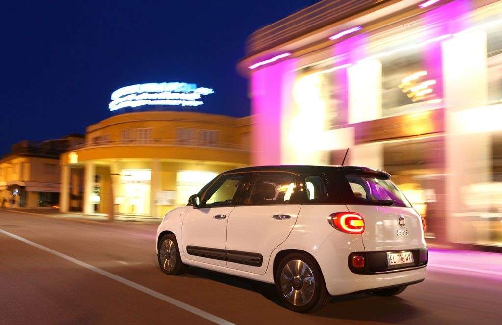 Fiat 500L, fari