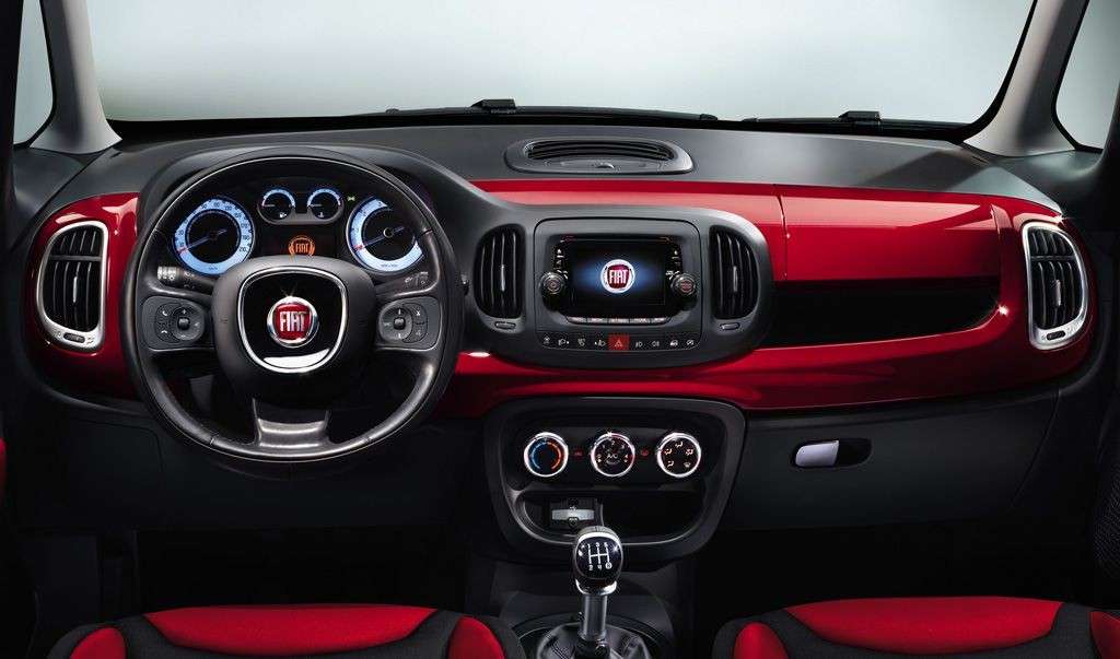 Fiat 500L, interni