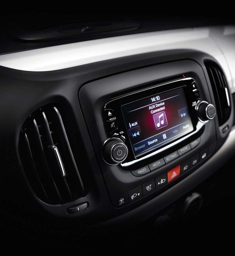 Fiat 500L, schermo