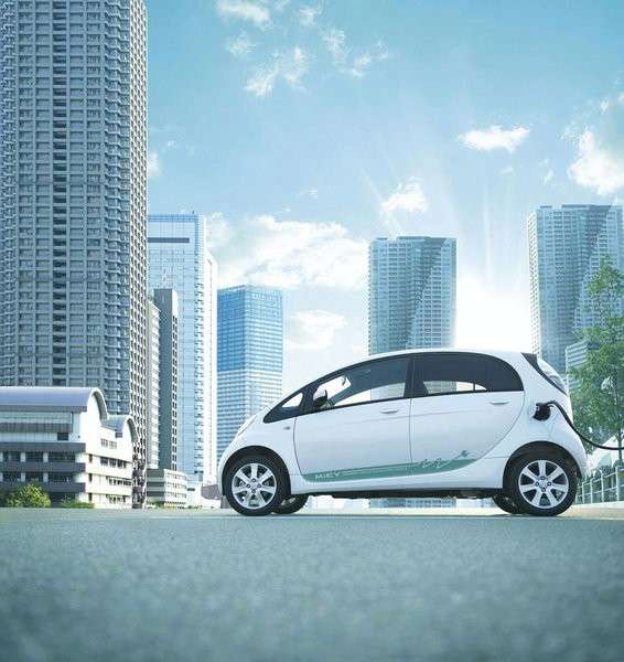 Mitsubishi i-Miev laterale