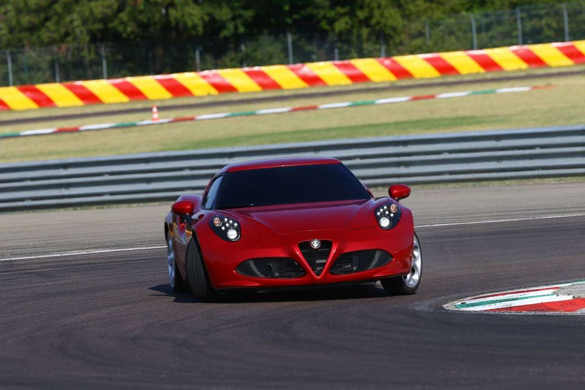 Alfa Romeo 4C, peso