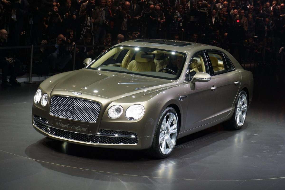 Bentley Flying Spur al Salone di Ginevra 2013