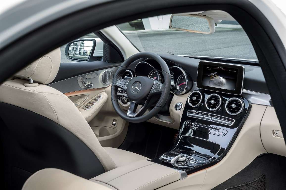 interni Mercedes Classe C 2014, touchscreen