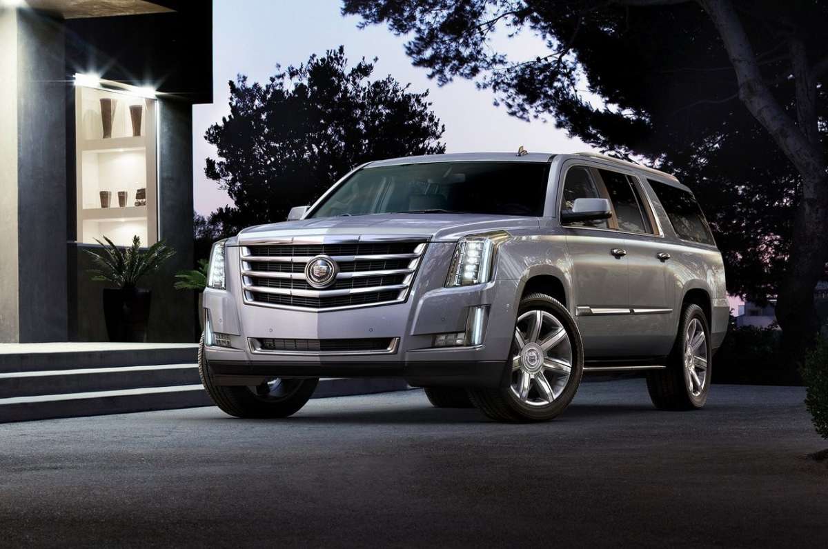frontale del nuovo Escalade 2015