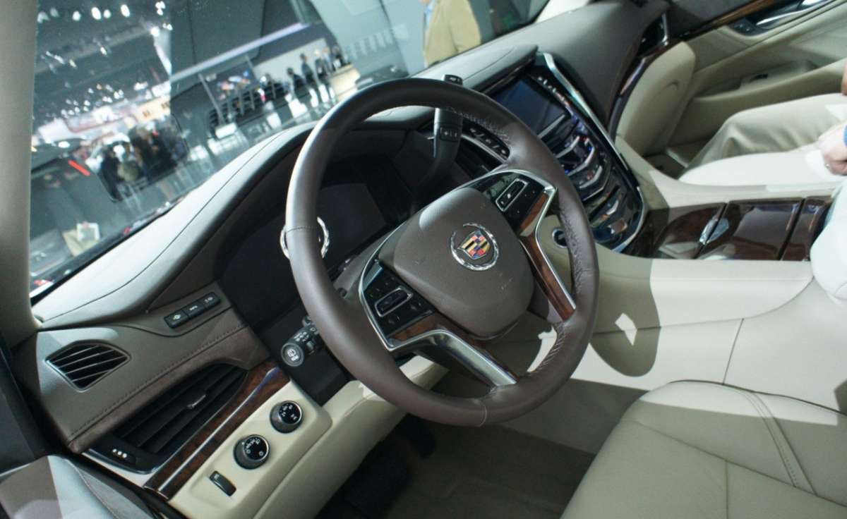 interni dell'Escalade 2015 al Salone di Detroit 2014