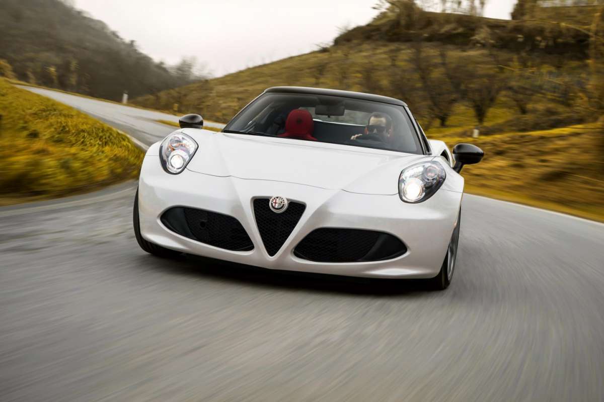 Carrozzeria bianca della 4C Spider