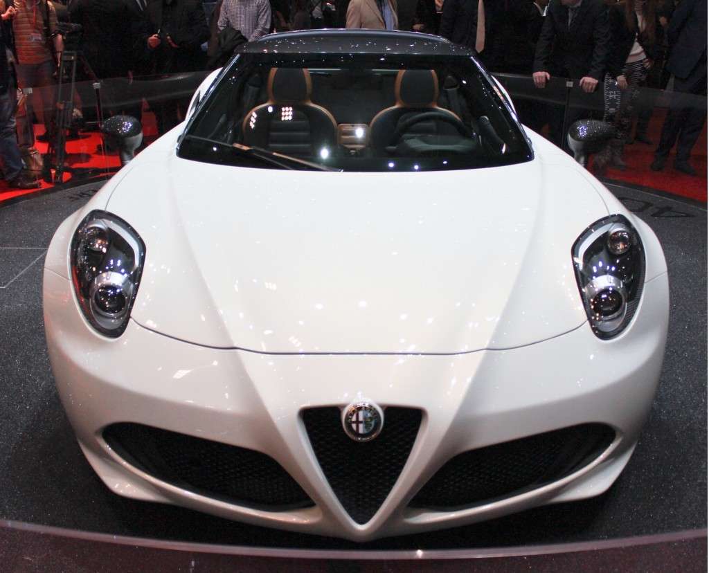 Vista da davanti Alfa Romeo 4C Spider