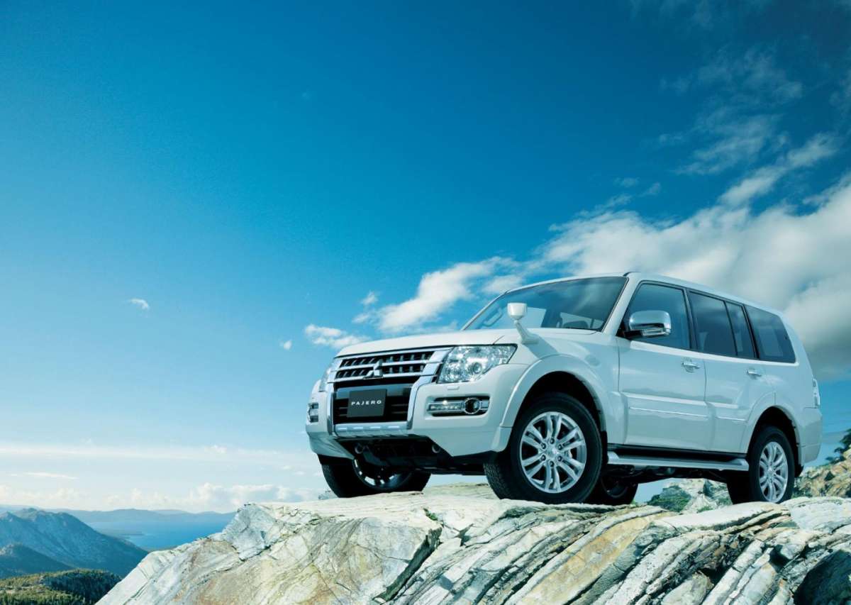 Mitsubishi Pajero 2014 restyling anteriore