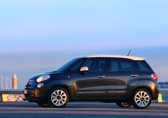 Fiat 500 L Natural Power fianco sinistro