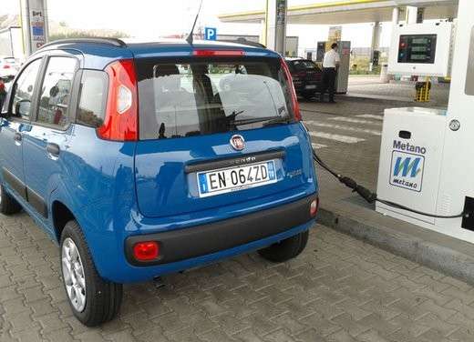 Fiat Panda Natural Power in rifornimento