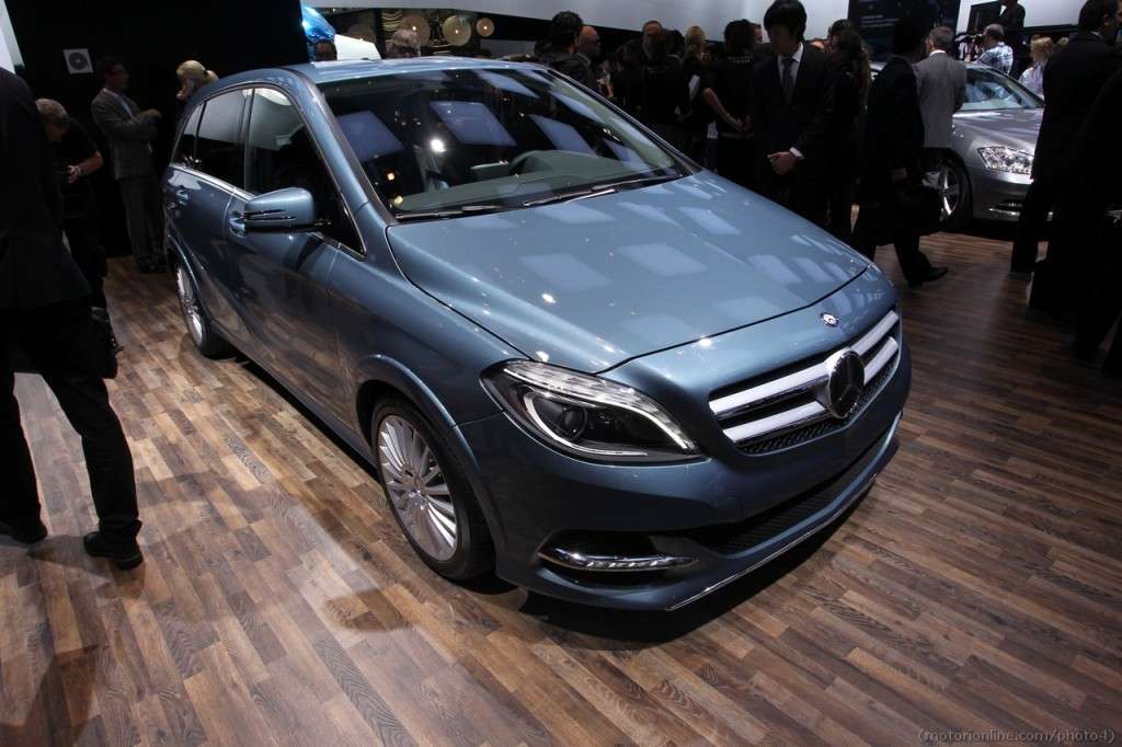 Mercedes-Benz B Ngd laterale anteriore
