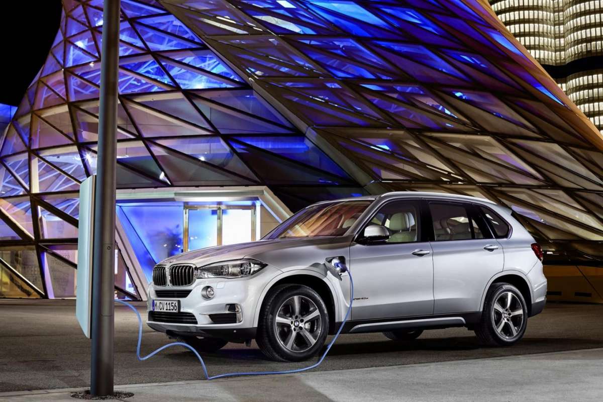 BMW X5 xDrive40e consumi