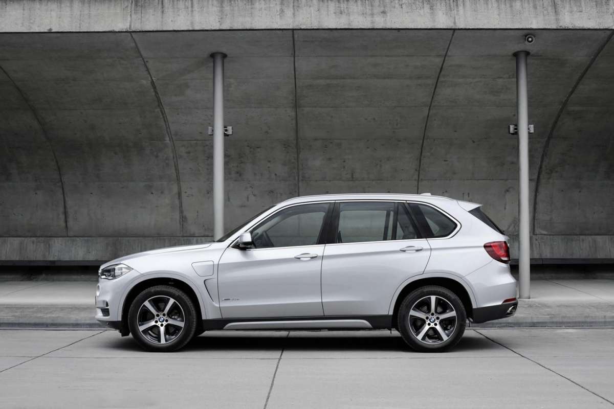 Fiancata BMW X5 ibrida