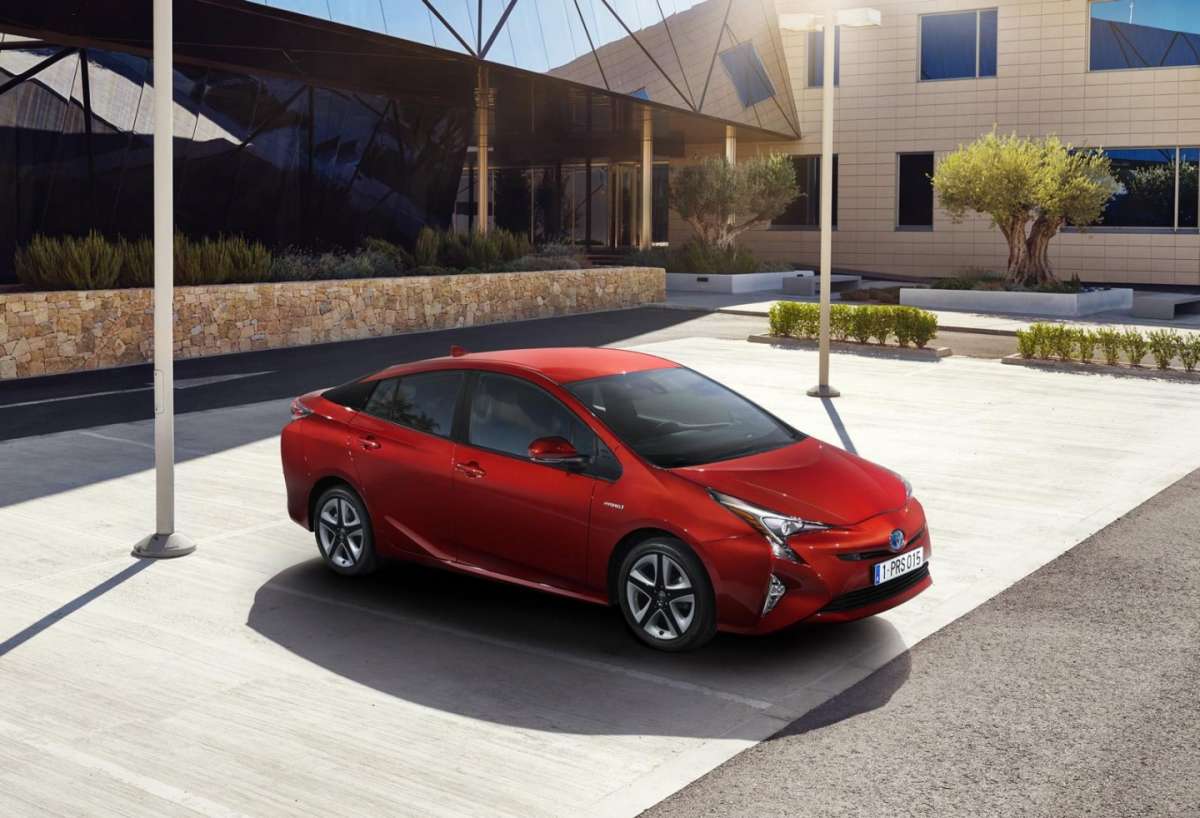 Consumi Nuova Toyota Prius 2016