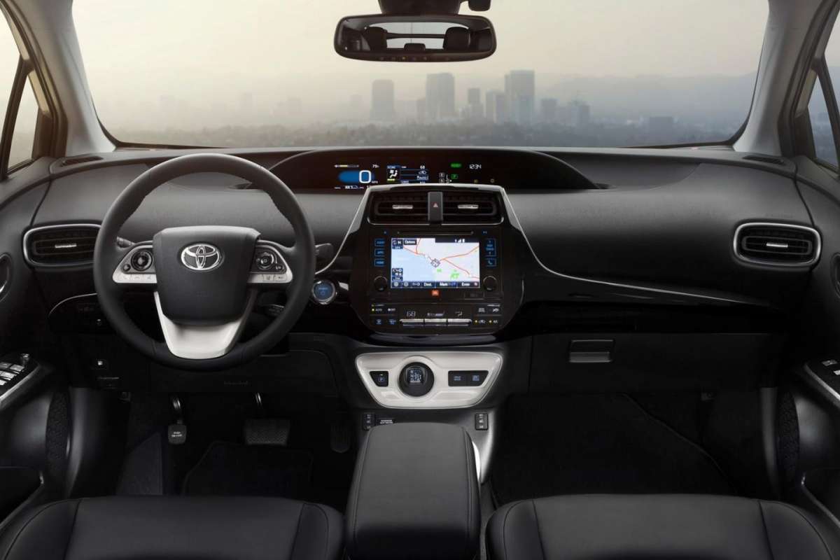 Interno Nuova Toyota Prius 2016