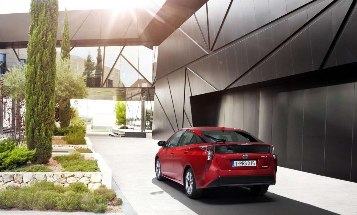 Nuova Toyota Prius 2016 coda