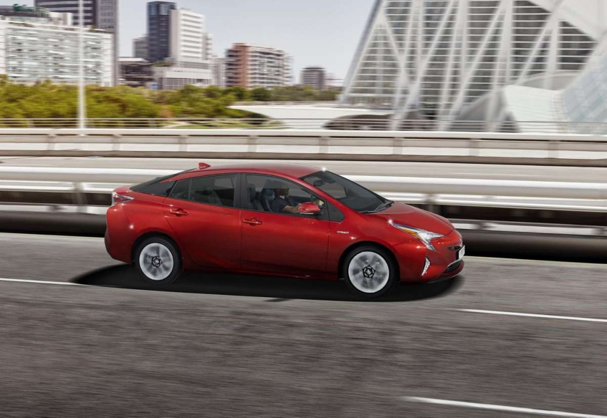 Nuova Toyota Prius 2016 prezzi