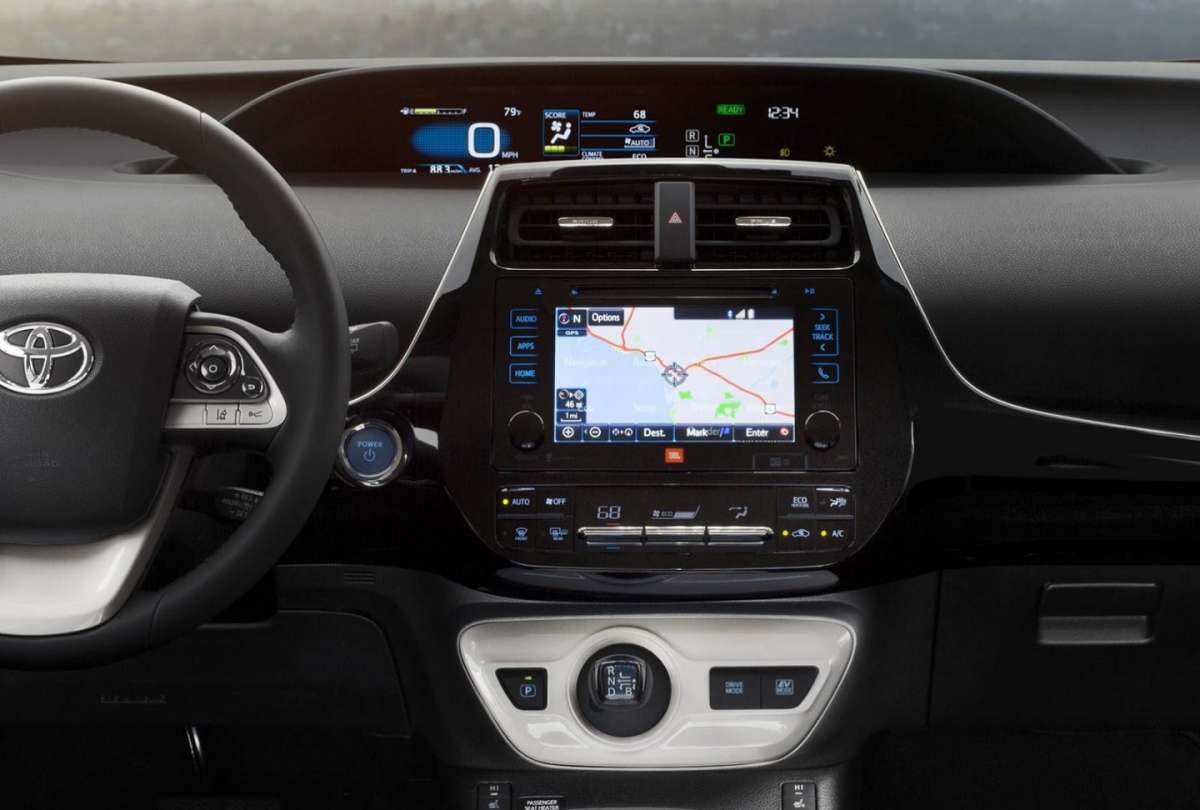 Nuova Toyota Prius 2016 sistema infotainment