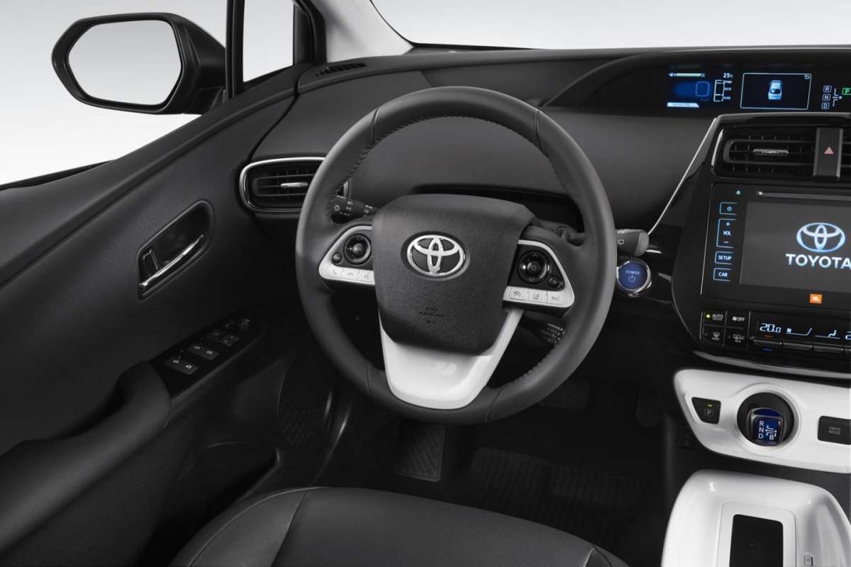 Nuova Toyota Prius 2016 volante