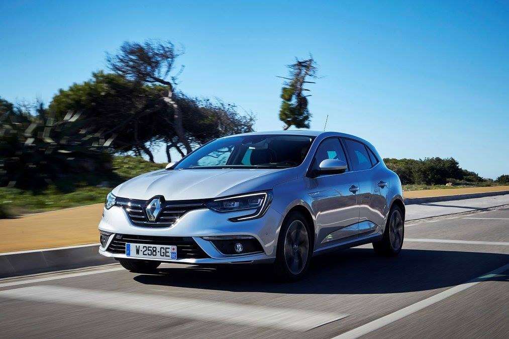 Renault Megane 2016 angolo anteriore
