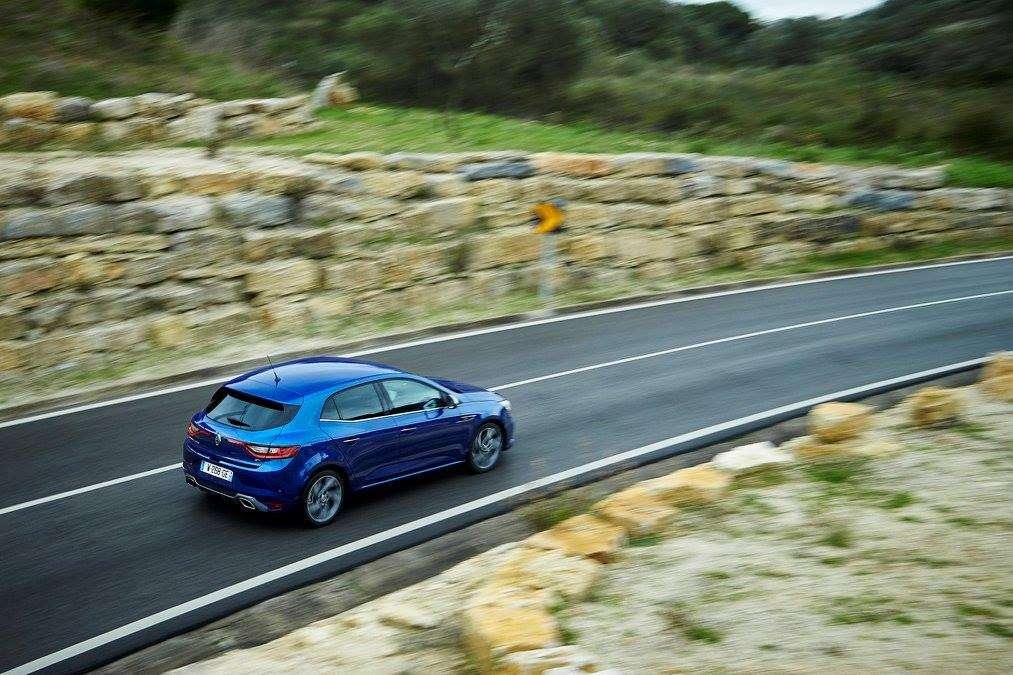 Renault Megane 2016 GT su strada