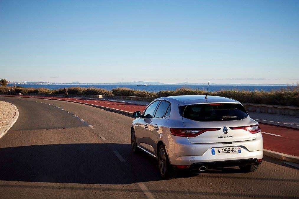 Renault Megane 2016 su strada