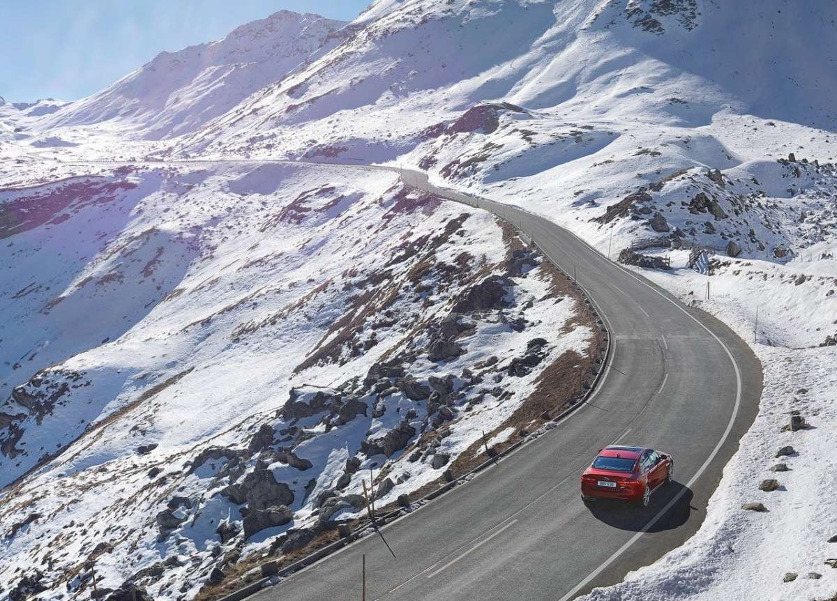 Prova su strada della XE AWD 2015