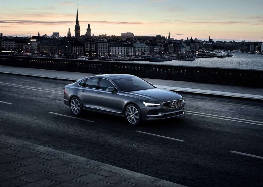 Nuova Volvo S90 2016