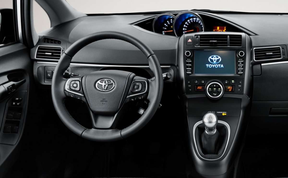 Toyota Verso 2016, nuovo Toyota Touch 2