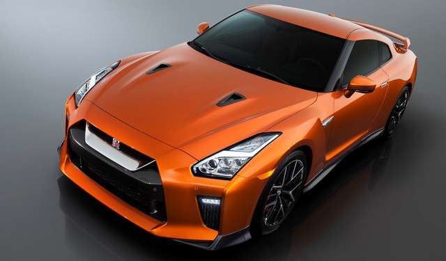 Nissan GT-R 2017 dall'alto