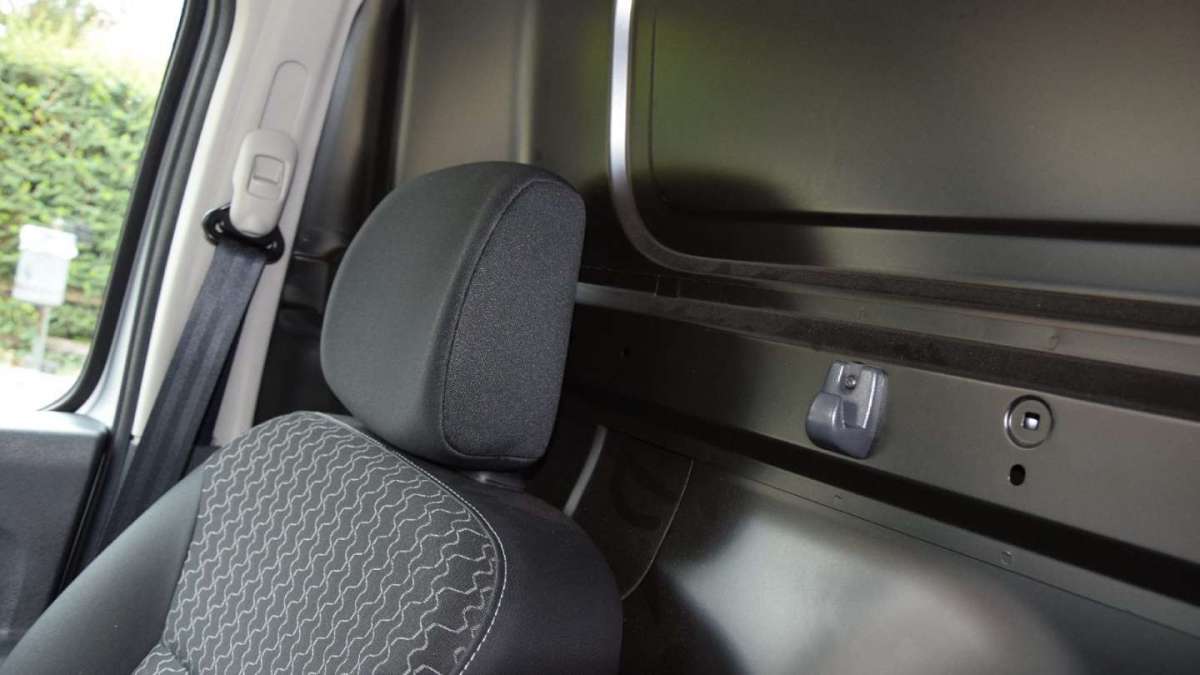 Renault Kangoo Express poggiatesta