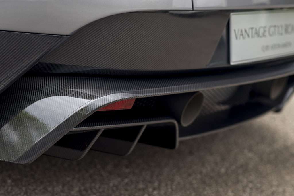 Aston Martin Vantage GT12 Roadster aerodinamica