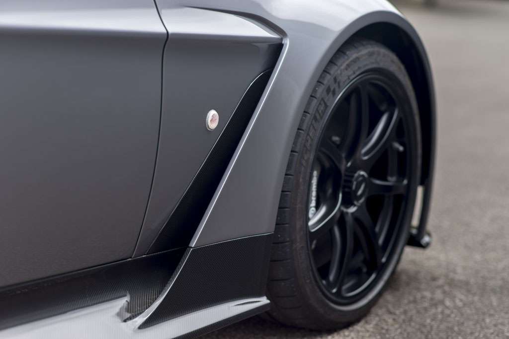 Aston Martin Vantage GT12 Roadster carrozzeria
