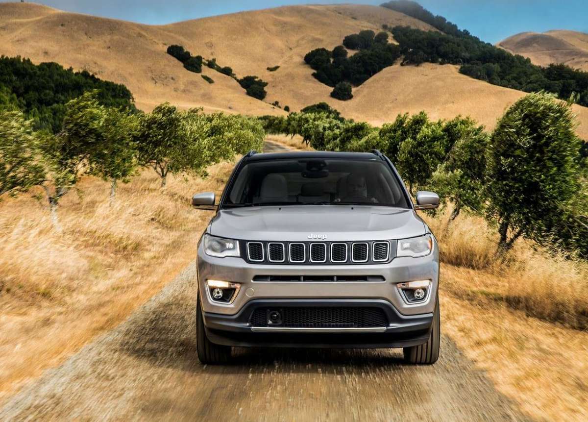 Jeep Compass, Luci DRL a LED