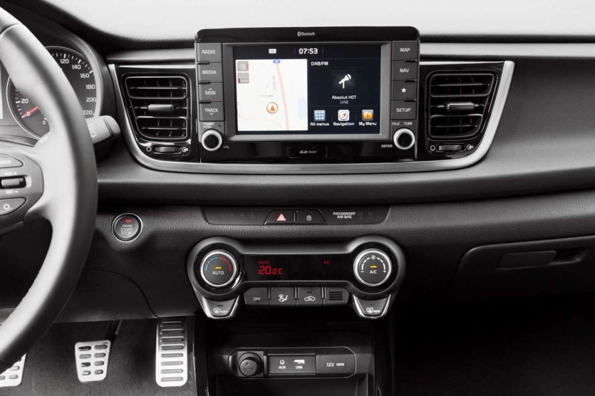 Kia Rio 2017 infotainment