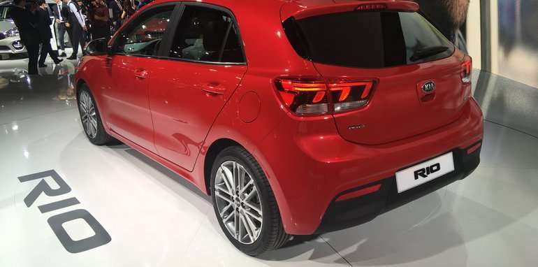 Nuova Kia Rio tre quarti posteriore