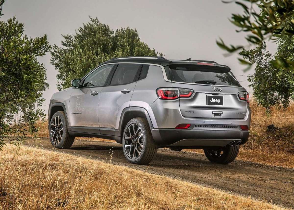 Posteriore del SUV Jeep Compass