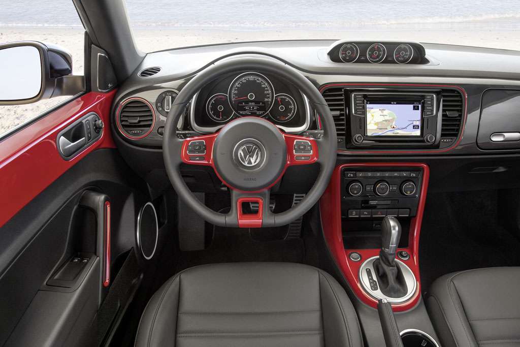 Volkswagen Maggiolino 2017 interni R-Line