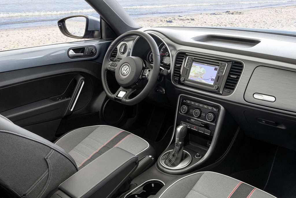 Volkswagen Maggiolino 2017 interni tessuto