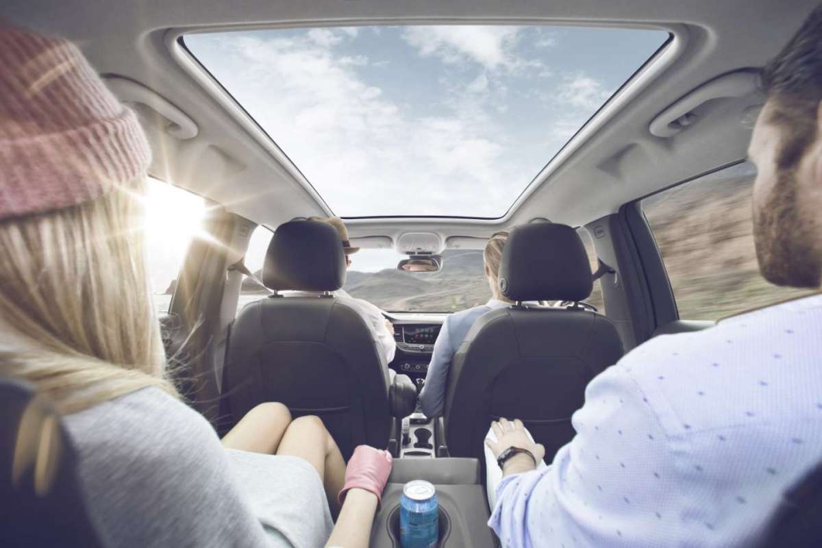 Opel Crossland X con tetto panoramico