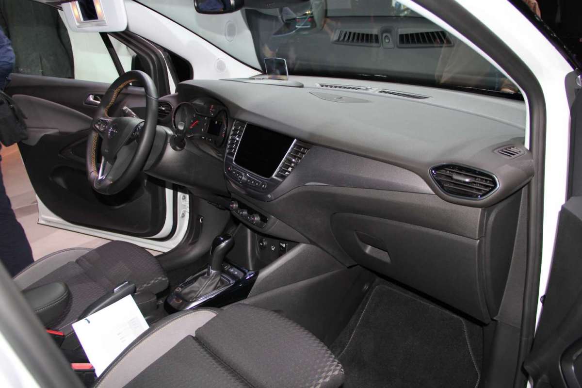Opel Crossland X interno