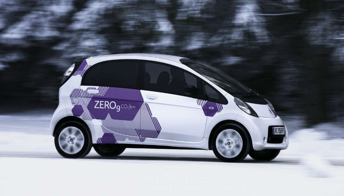 Citroën C-Zero fiancata