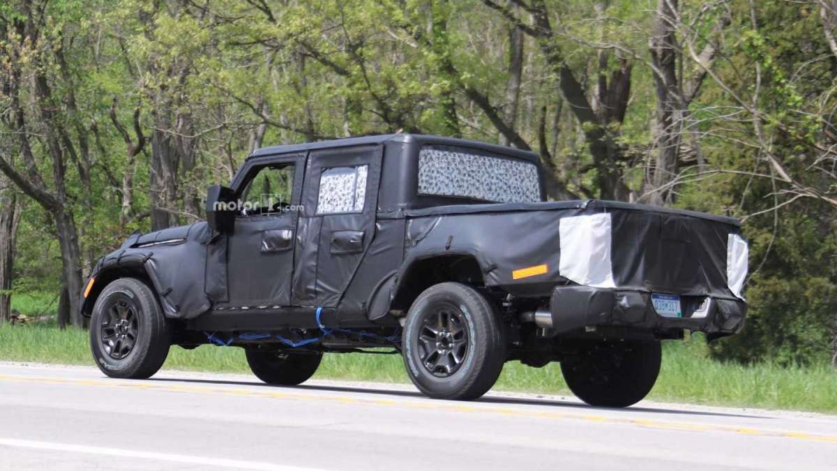 Jeep Wrangler pickup motori