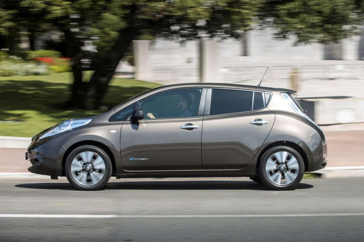 Nissan Leaf fiancata