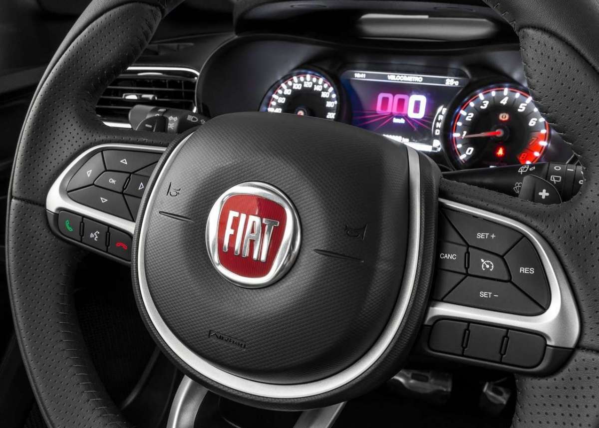Nuova Fiat Argo 2017, volante multifunzione