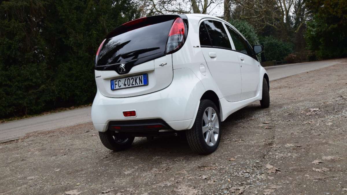 Peugeot iOn posteriore