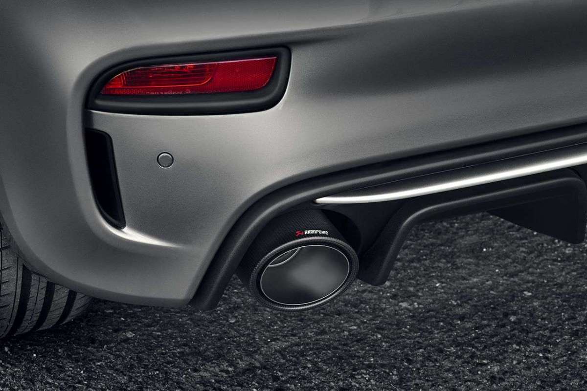 Abarth 695 Rivale scarico Akrapovic
