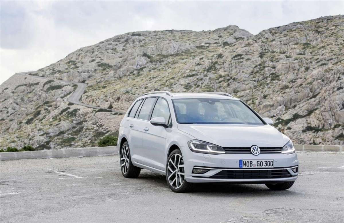 Anteriore della Golf Variant Restyling 2017