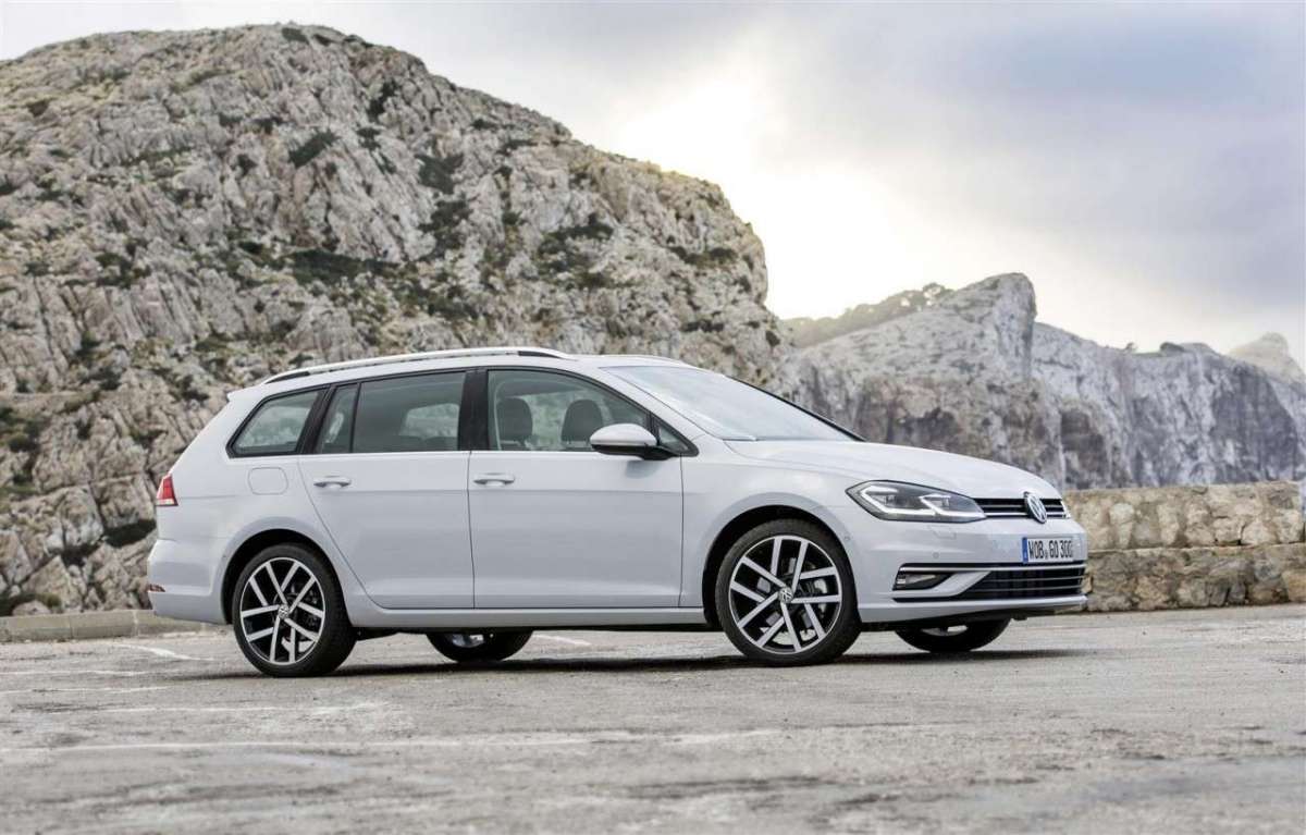 Fiancata della Golf Variant Restyling 2017
