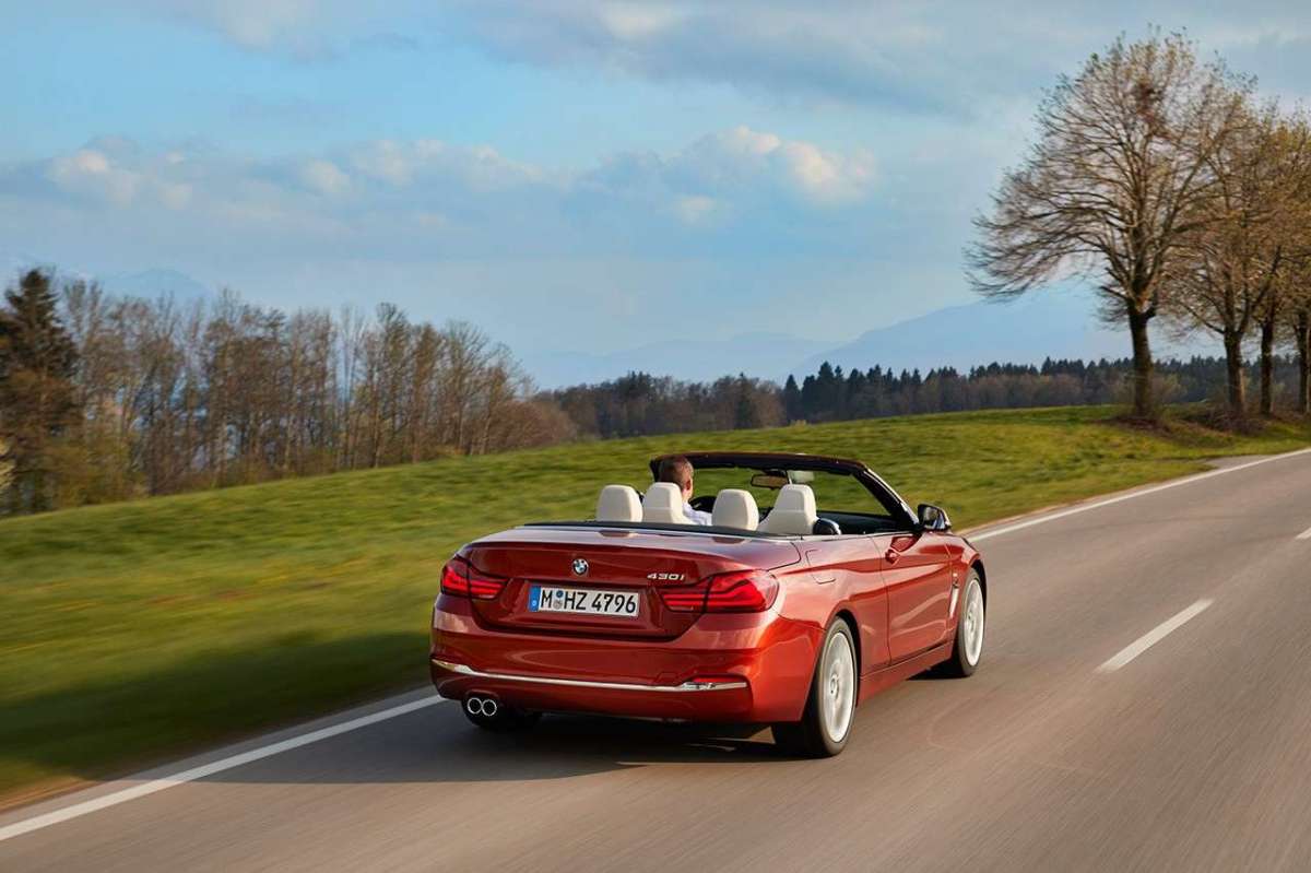 La cabrio media di Bmw